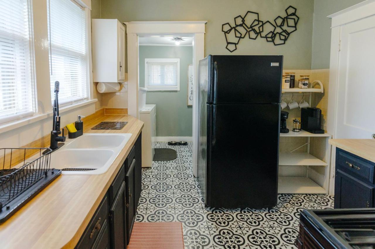 فيلا Historic Revival 2Br Midtown Memphis Free Parking Fast Wifi Free Parking Yes Pets المظهر الخارجي الصورة